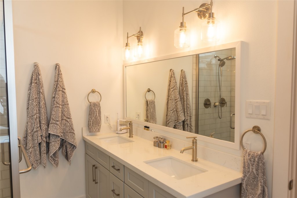 Taylor Lake Village, Texas, 77586, United States, 3 Bedrooms Bedrooms, ,2.5 BathroomsBathrooms,Residential,Forsale,1973421