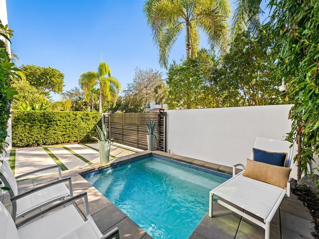 Fort Lauderdale, Florida, 33301, United States, 3 Bedrooms Bedrooms, ,3.5 BathroomsBathrooms,Residential,Forsale,1968235