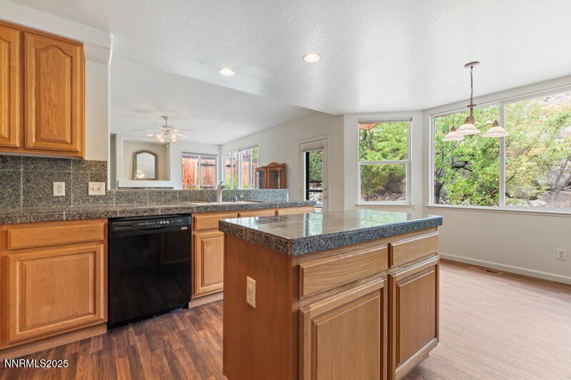 Reno, Nevada, 89523, United States, 4 Bedrooms Bedrooms, ,3 BathroomsBathrooms,Residential,Forsale,1993801