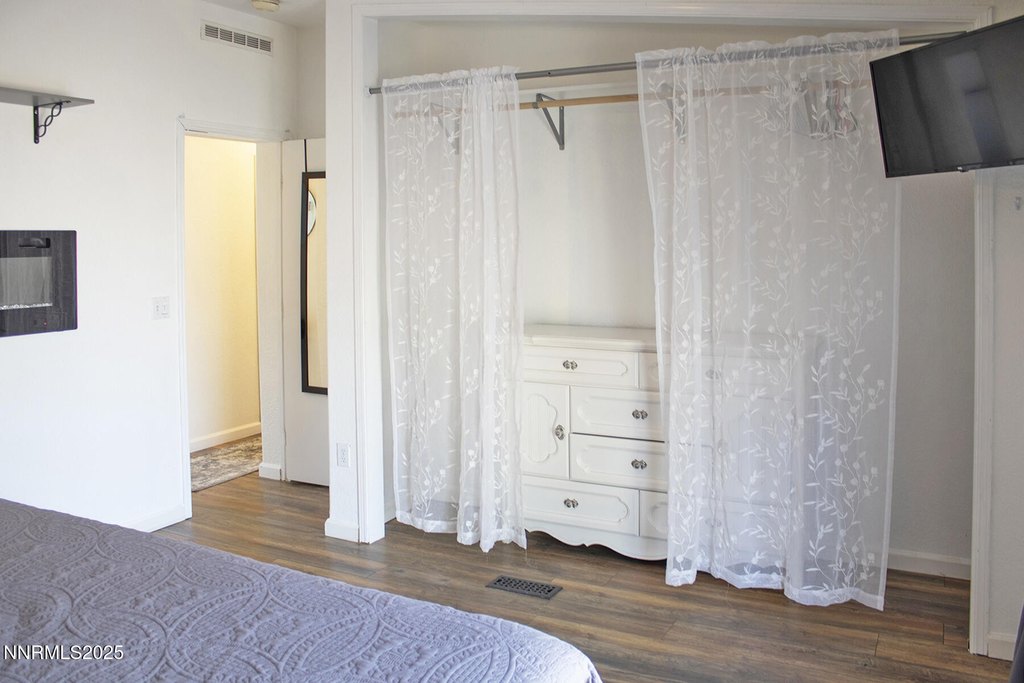 Reno, Nevada, 89508, United States, 3 Bedrooms Bedrooms, ,2 BathroomsBathrooms,Residential,Forsale,1993803