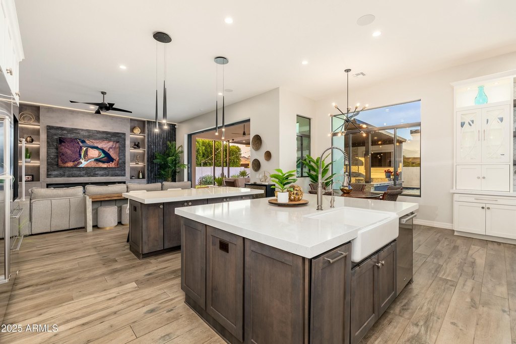 Gilbert, Arizona, 85297, United States, 6 Bedrooms Bedrooms, ,7 BathroomsBathrooms,Residential,Forsale,1953806