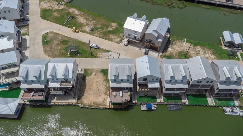 Taylor Lake Village, Texas, 77586, United States, 3 Bedrooms Bedrooms, ,2.5 BathroomsBathrooms,Residential,Forsale,1973421