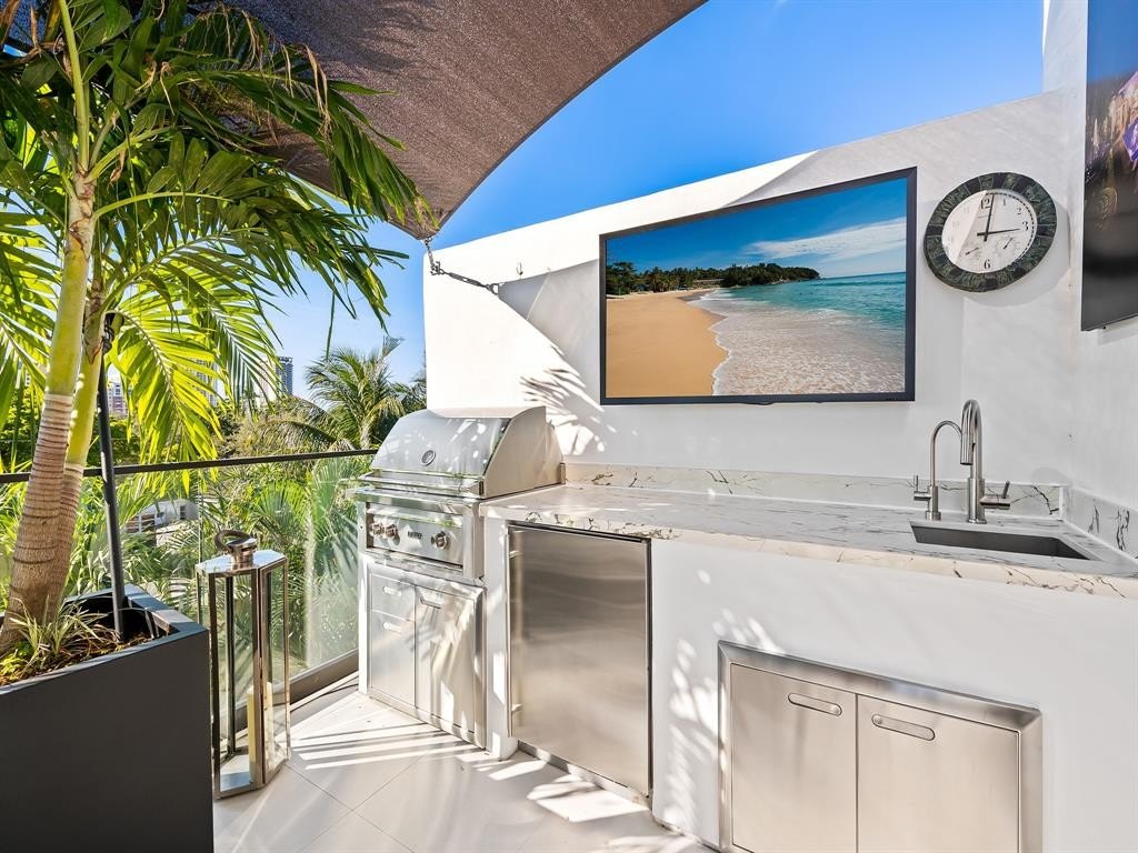 Fort Lauderdale, Florida, 33301, United States, 3 Bedrooms Bedrooms, ,3.5 BathroomsBathrooms,Residential,Forsale,1968235