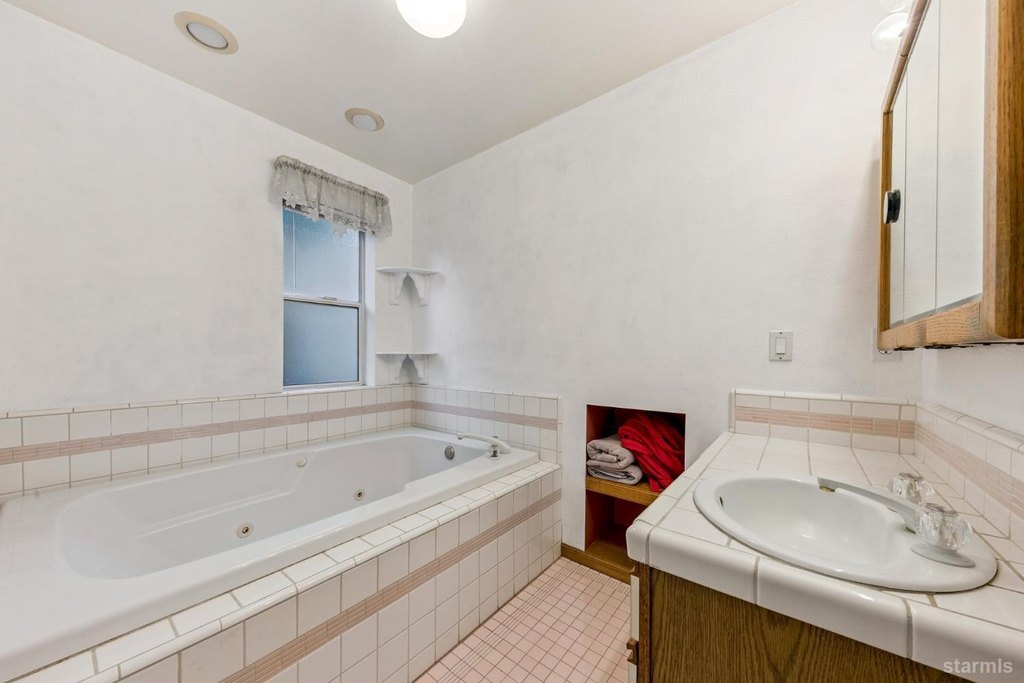 South Lake Tahoe, California, 96150, United States, 4 Bedrooms Bedrooms, ,3 BathroomsBathrooms,Residential,Forsale,1967386