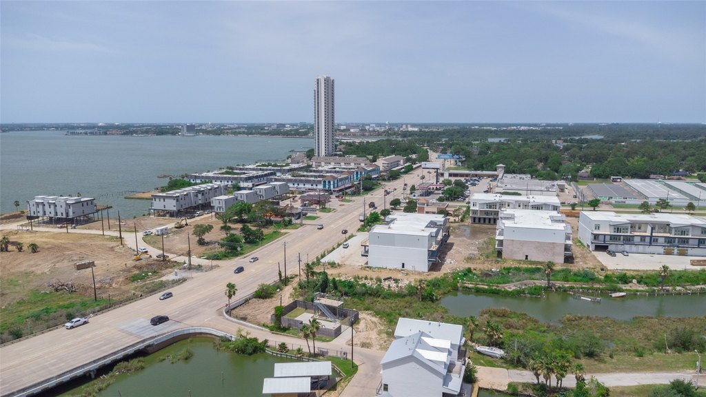 Taylor Lake Village, Texas, 77586, United States, 3 Bedrooms Bedrooms, ,2.5 BathroomsBathrooms,Residential,Forsale,1973421