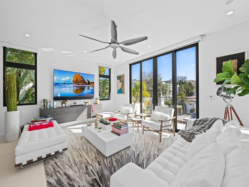 Fort Lauderdale, Florida, 33301, United States, 3 Bedrooms Bedrooms, ,3.5 BathroomsBathrooms,Residential,Forsale,1968235