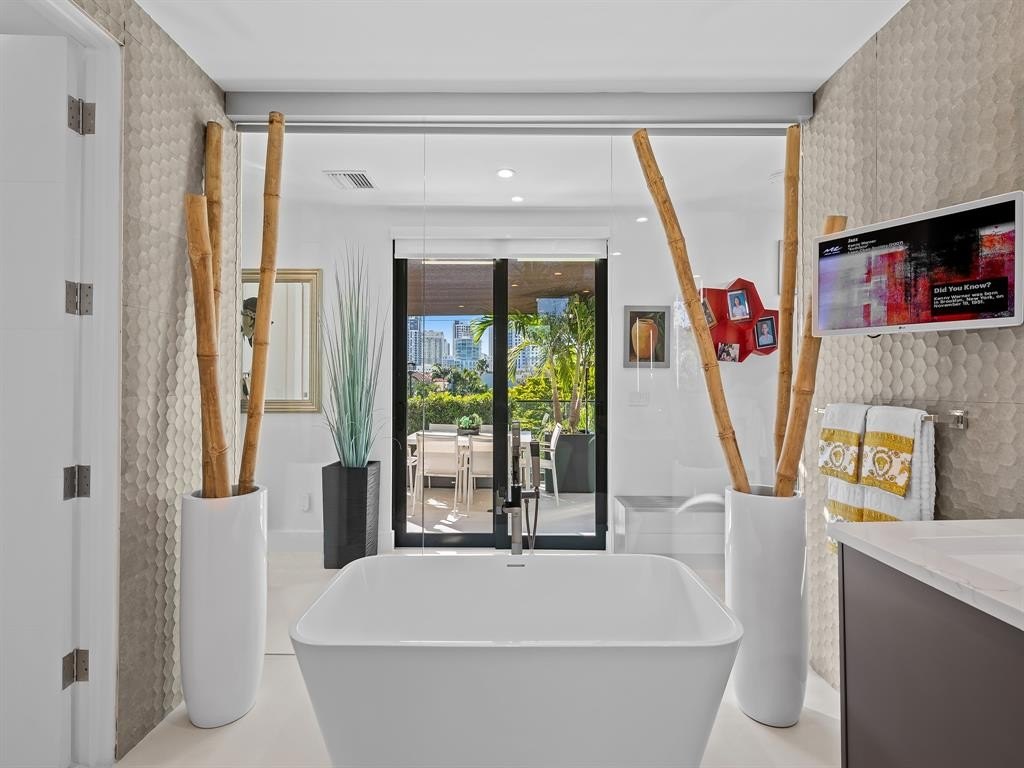 Fort Lauderdale, Florida, 33301, United States, 3 Bedrooms Bedrooms, ,3.5 BathroomsBathrooms,Residential,Forsale,1968235