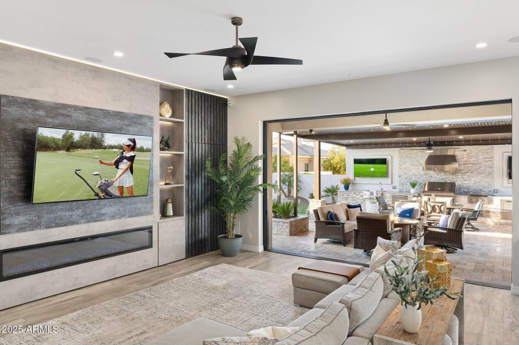 Gilbert, Arizona, 85297, United States, 6 Bedrooms Bedrooms, ,7 BathroomsBathrooms,Residential,Forsale,1953806