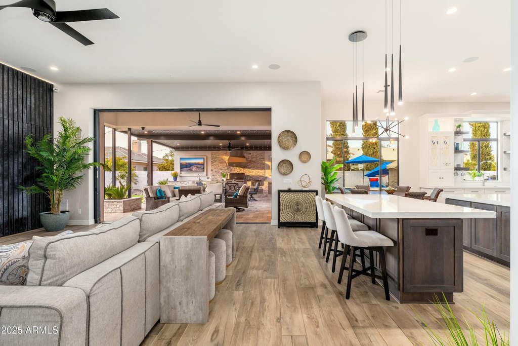 Gilbert, Arizona, 85297, United States, 6 Bedrooms Bedrooms, ,7 BathroomsBathrooms,Residential,Forsale,1953806