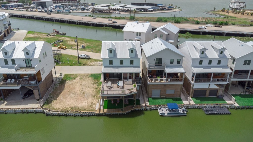 Taylor Lake Village, Texas, 77586, United States, 3 Bedrooms Bedrooms, ,2.5 BathroomsBathrooms,Residential,Forsale,1973421