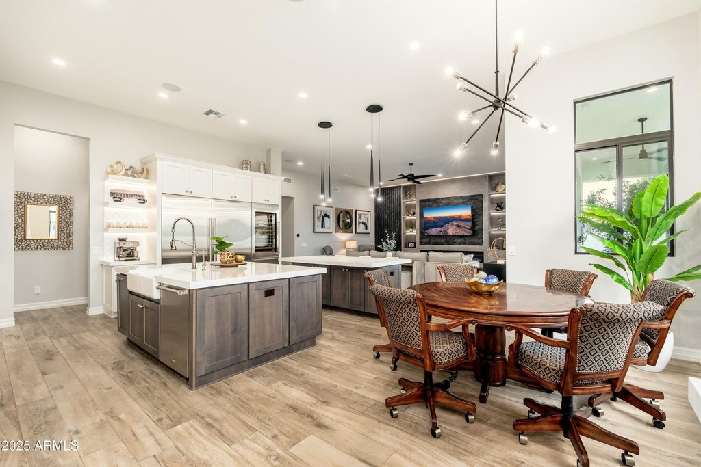 Gilbert, Arizona, 85297, United States, 6 Bedrooms Bedrooms, ,7 BathroomsBathrooms,Residential,Forsale,1953806