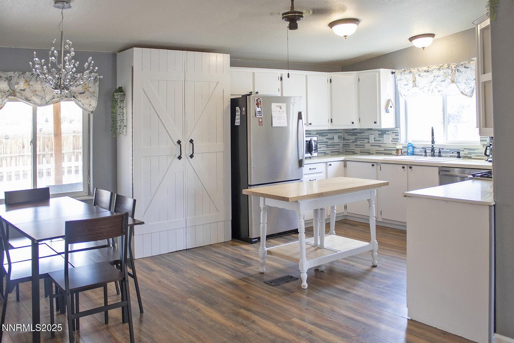 Reno, Nevada, 89508, United States, 3 Bedrooms Bedrooms, ,2 BathroomsBathrooms,Residential,Forsale,1993803