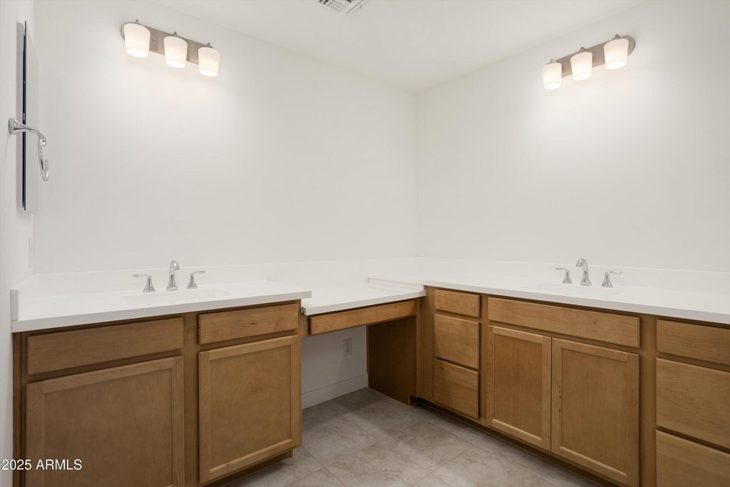 Litchfield Park, Arizona, 85340, United States, 5 Bedrooms Bedrooms, ,3 BathroomsBathrooms,Residential,Forsale,1971056