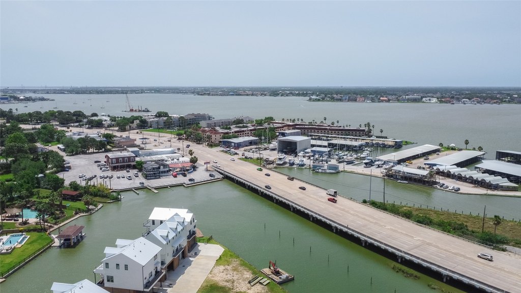 Taylor Lake Village, Texas, 77586, United States, 3 Bedrooms Bedrooms, ,2.5 BathroomsBathrooms,Residential,Forsale,1973421