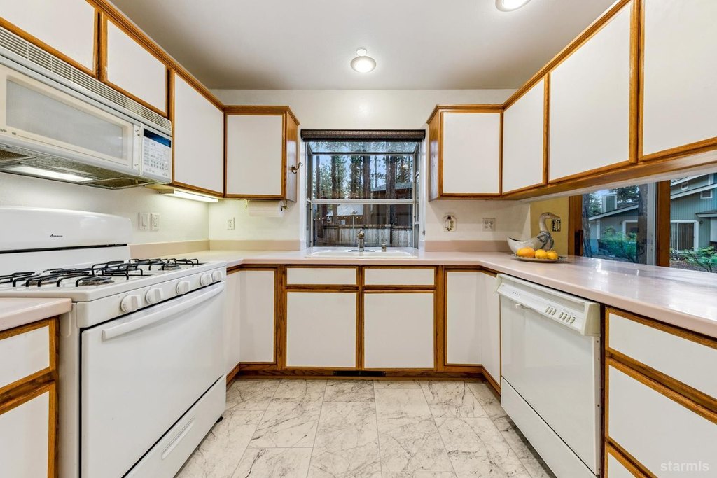 South Lake Tahoe, California, 96150, United States, 4 Bedrooms Bedrooms, ,3 BathroomsBathrooms,Residential,Forsale,1967386