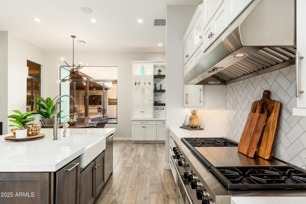 Gilbert, Arizona, 85297, United States, 6 Bedrooms Bedrooms, ,7 BathroomsBathrooms,Residential,Forsale,1953806