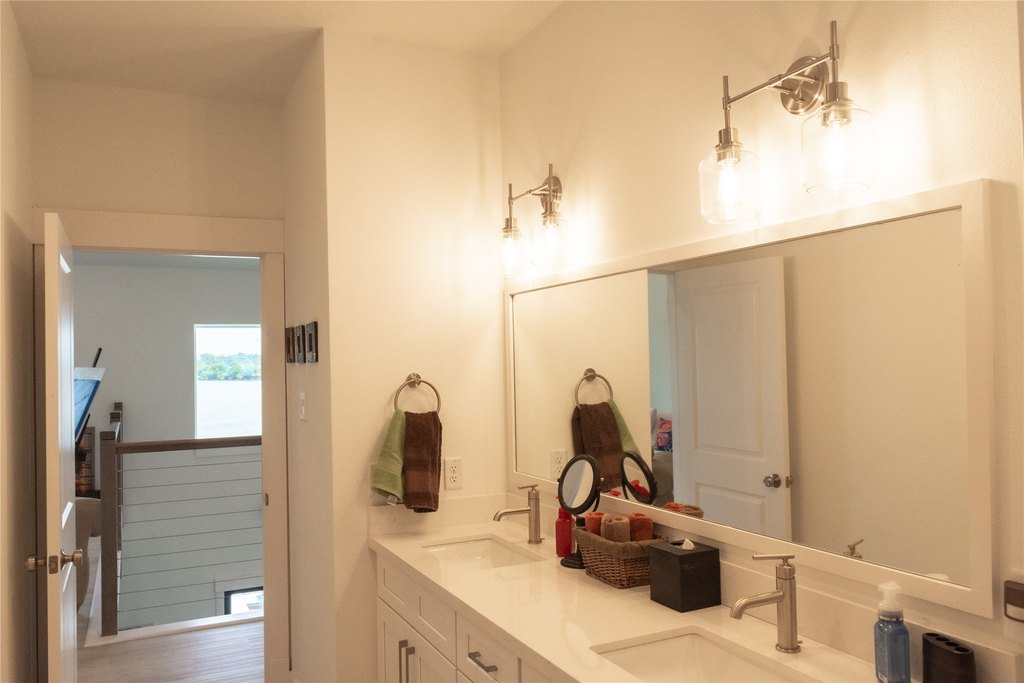 Taylor Lake Village, Texas, 77586, United States, 3 Bedrooms Bedrooms, ,2.5 BathroomsBathrooms,Residential,Forsale,1973421