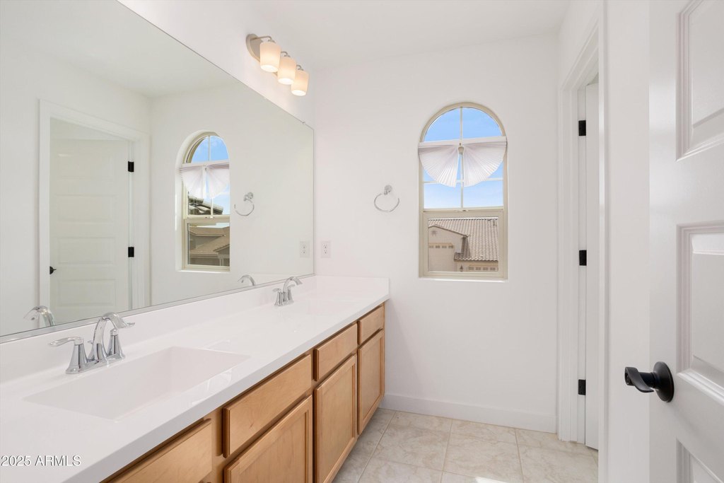 Litchfield Park, Arizona, 85340, United States, 5 Bedrooms Bedrooms, ,3 BathroomsBathrooms,Residential,Forsale,1971056