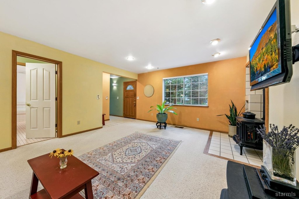 South Lake Tahoe, California, 96150, United States, 4 Bedrooms Bedrooms, ,3 BathroomsBathrooms,Residential,Forsale,1967386