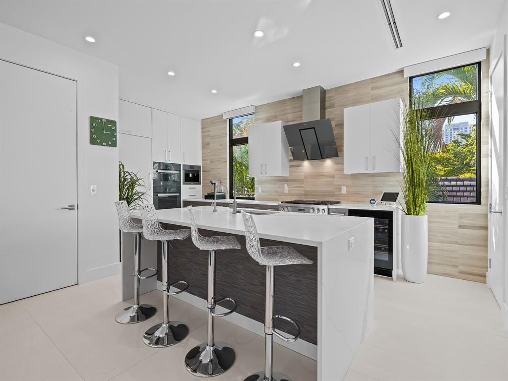 Fort Lauderdale, Florida, 33301, United States, 3 Bedrooms Bedrooms, ,3.5 BathroomsBathrooms,Residential,Forsale,1968235