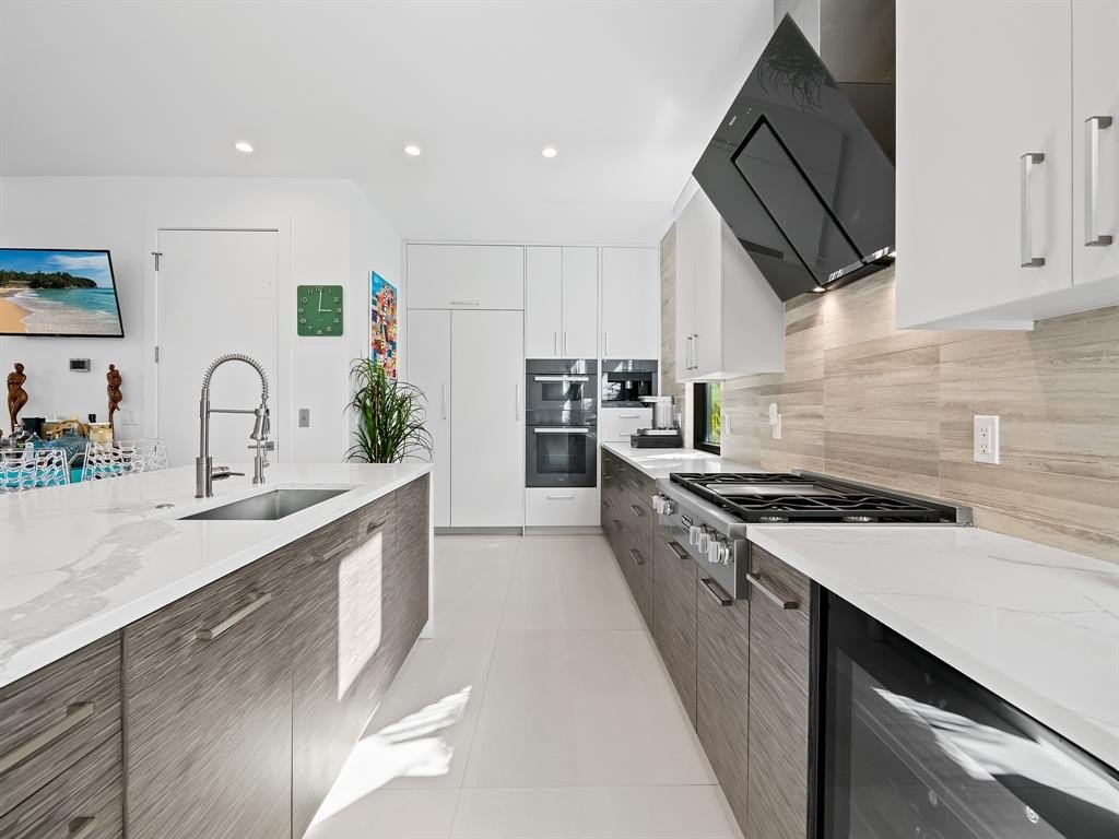 Fort Lauderdale, Florida, 33301, United States, 3 Bedrooms Bedrooms, ,3.5 BathroomsBathrooms,Residential,Forsale,1968235