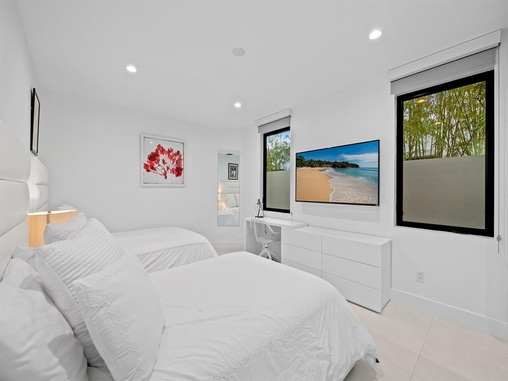 Fort Lauderdale, Florida, 33301, United States, 3 Bedrooms Bedrooms, ,3.5 BathroomsBathrooms,Residential,Forsale,1968235