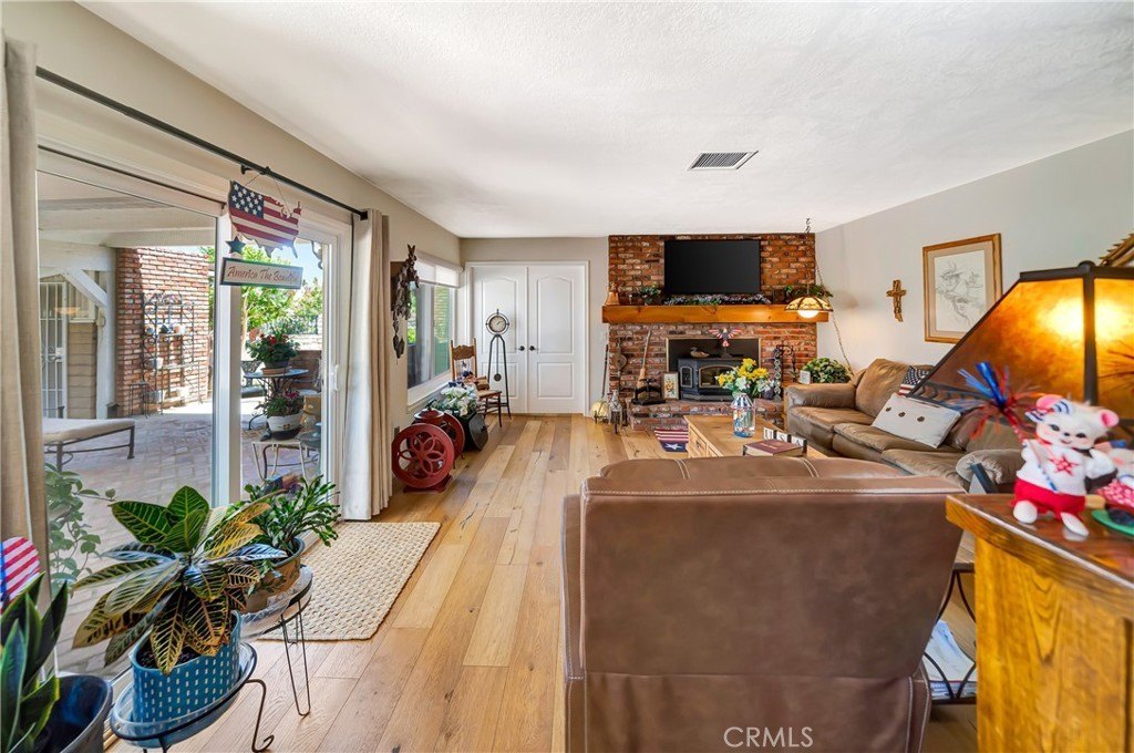 Palmdale, California, 93551, United States, 5 Bedrooms Bedrooms, ,3.5 BathroomsBathrooms,Residential,Forsale,1893832