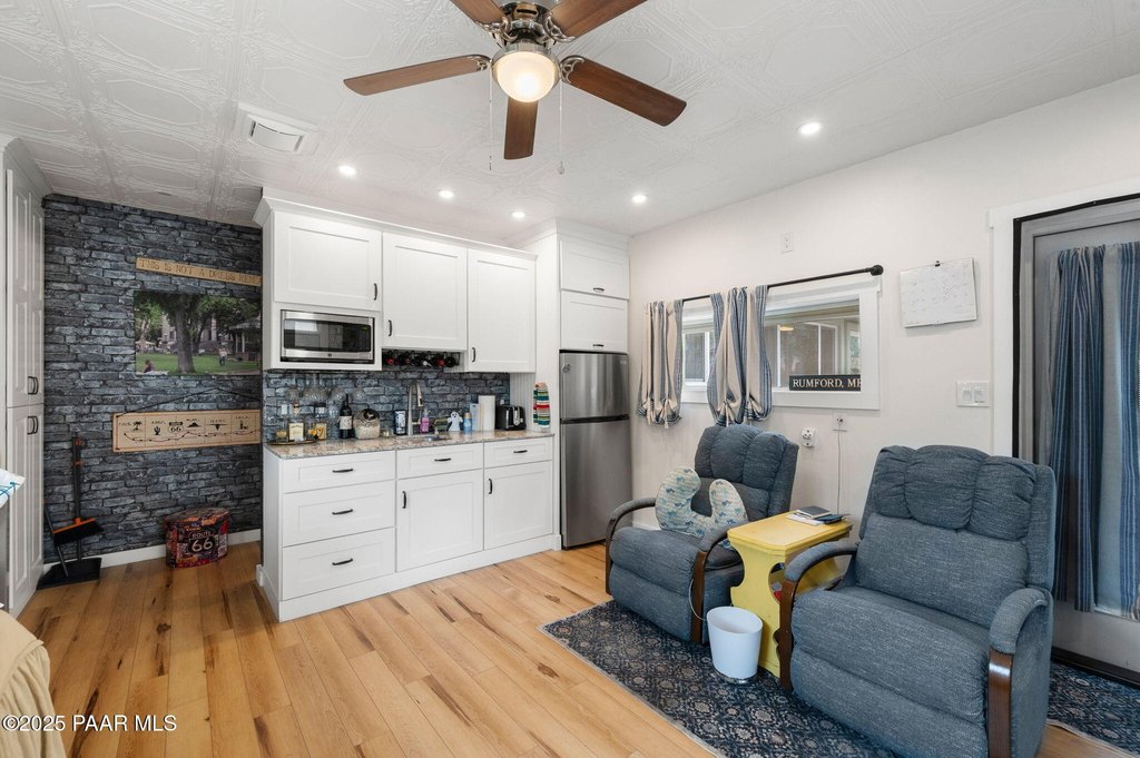 Prescott, Arizona, 86303, United States, 3 Bedrooms Bedrooms, ,2 BathroomsBathrooms,Residential,Forsale,1968224