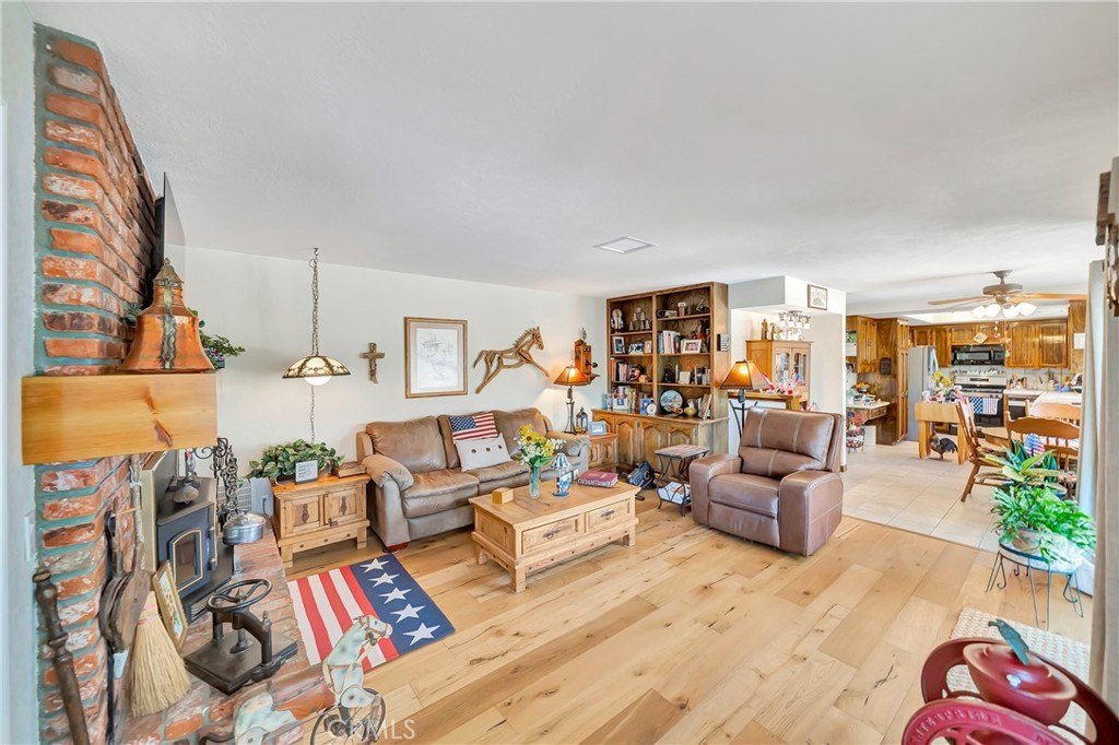 Palmdale, California, 93551, United States, 5 Bedrooms Bedrooms, ,3.5 BathroomsBathrooms,Residential,Forsale,1893832