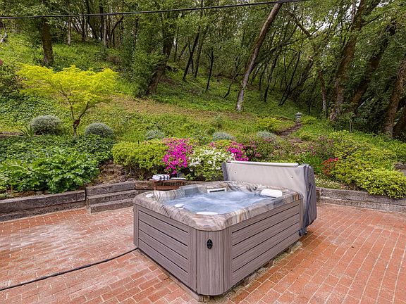 Glen Ellen, California, 95442, United States, 3 Bedrooms Bedrooms, ,2 BathroomsBathrooms,Residential,Forsale,1953138