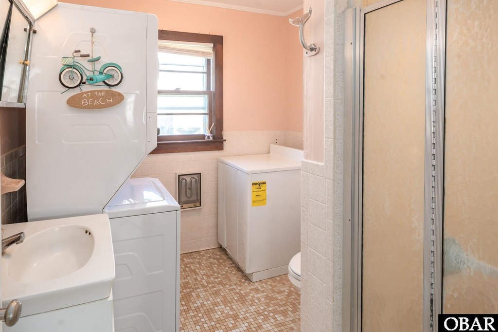 Nags Head, North Carolina, 27959, United States, 3 Bedrooms Bedrooms, ,1 BathroomBathrooms,Residential,Forsale,2008051