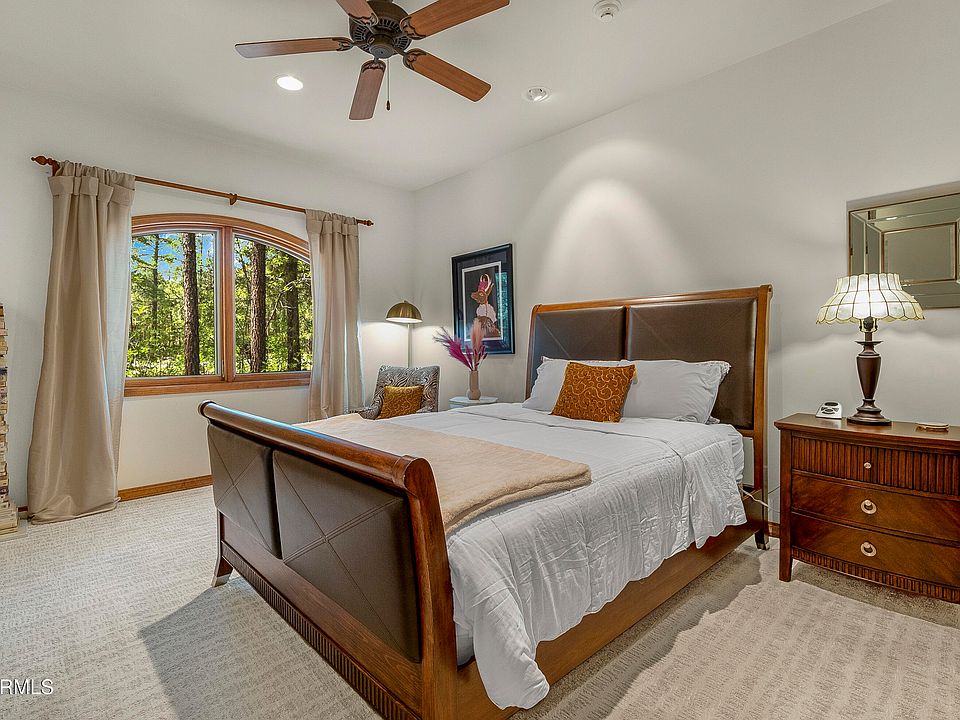 Flagstaff, Arizona, 86005, United States, 3 Bedrooms Bedrooms, ,3 BathroomsBathrooms,Residential,Forsale,1953459