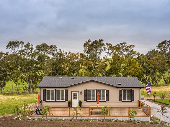 Petaluma, California, 94952, United States, 3 Bedrooms Bedrooms, ,2 BathroomsBathrooms,Residential,Forsale,1953133