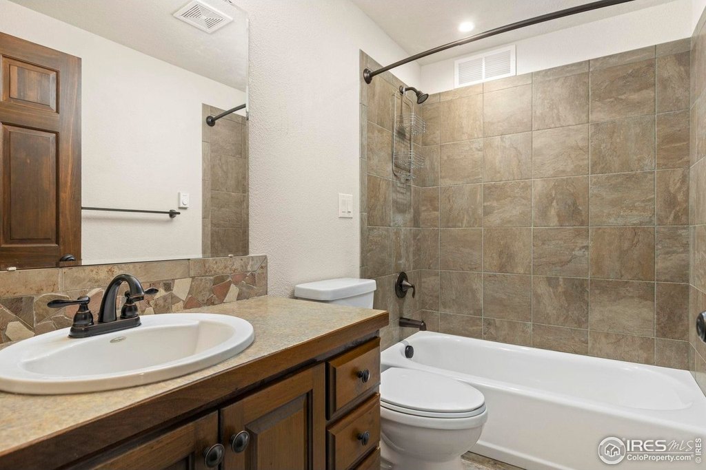 Loveland, Colorado, 80537, United States, 3 Bedrooms Bedrooms, ,2 BathroomsBathrooms,Residential,Forsale,1967214