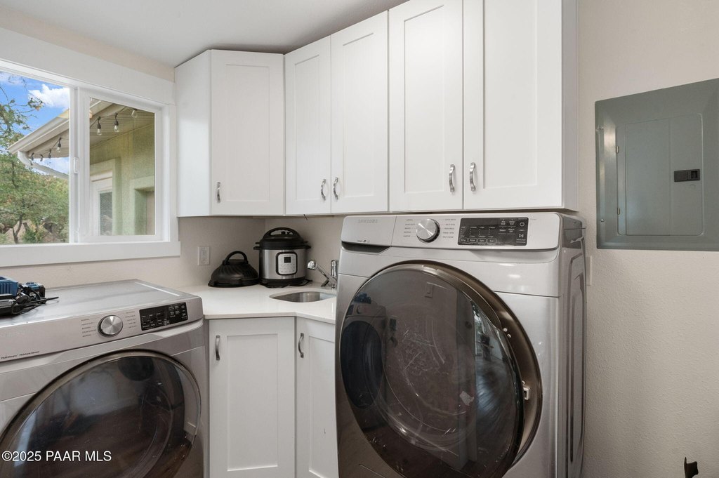 Prescott, Arizona, 86303, United States, 3 Bedrooms Bedrooms, ,2 BathroomsBathrooms,Residential,Forsale,1968224