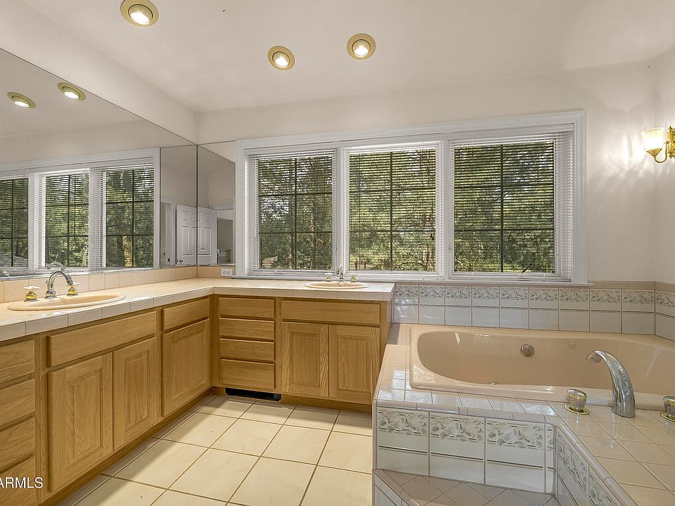 Flagstaff, Arizona, 86005, United States, 4 Bedrooms Bedrooms, ,3 BathroomsBathrooms,Residential,Forsale,1953460