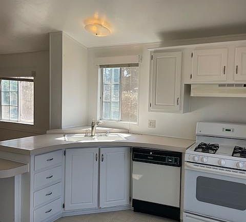 Penngrove, California, 94951, United States, 8 Bedrooms Bedrooms, ,4 BathroomsBathrooms,Residential,Forsale,1953136