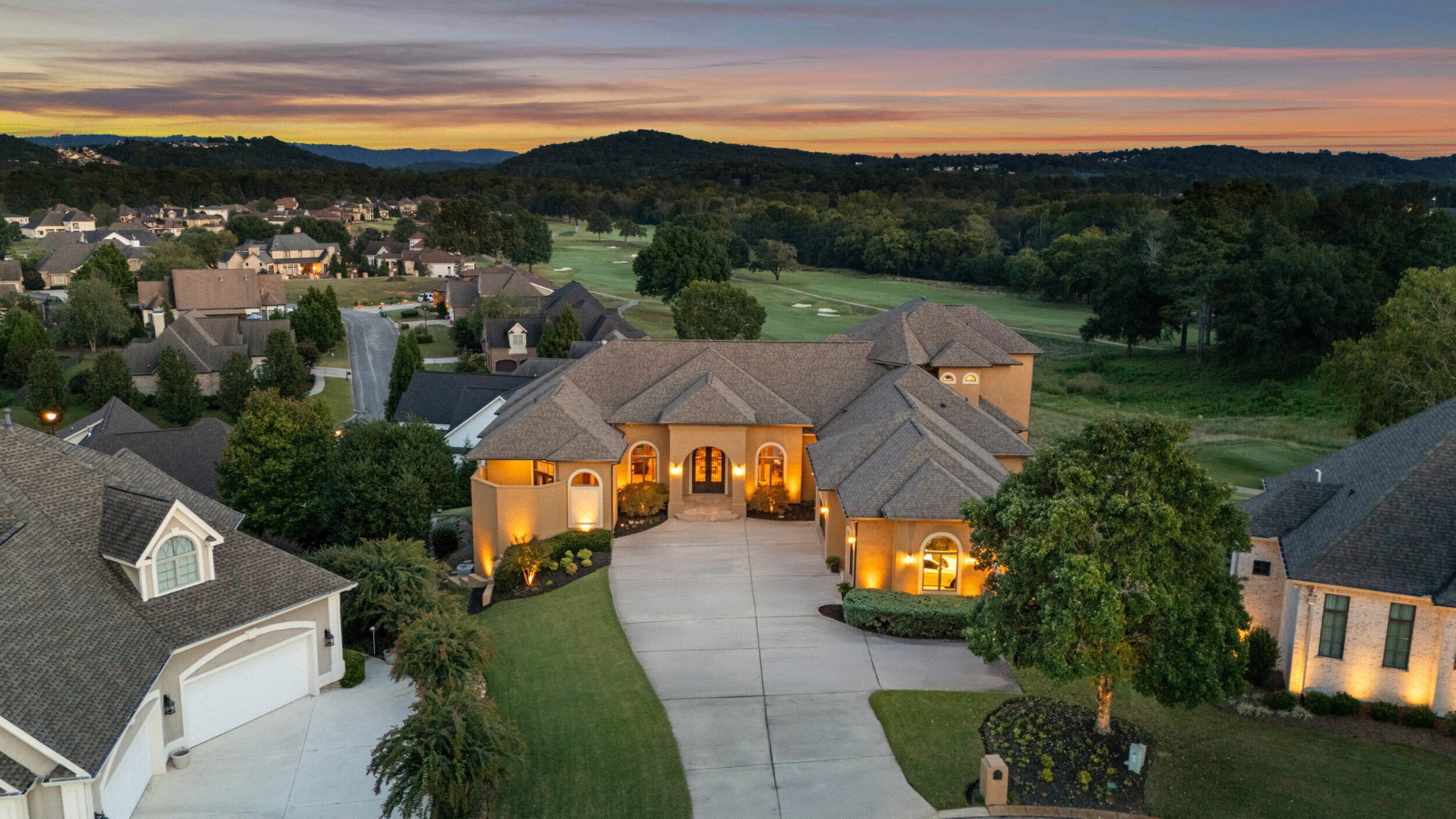 Ringgold, Georgia, 30736, United States, 5 Bedrooms Bedrooms, ,5.5 BathroomsBathrooms,Residential,Forsale,1963497