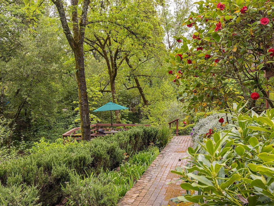 Glen Ellen, California, 95442, United States, 3 Bedrooms Bedrooms, ,2 BathroomsBathrooms,Residential,Forsale,1953138