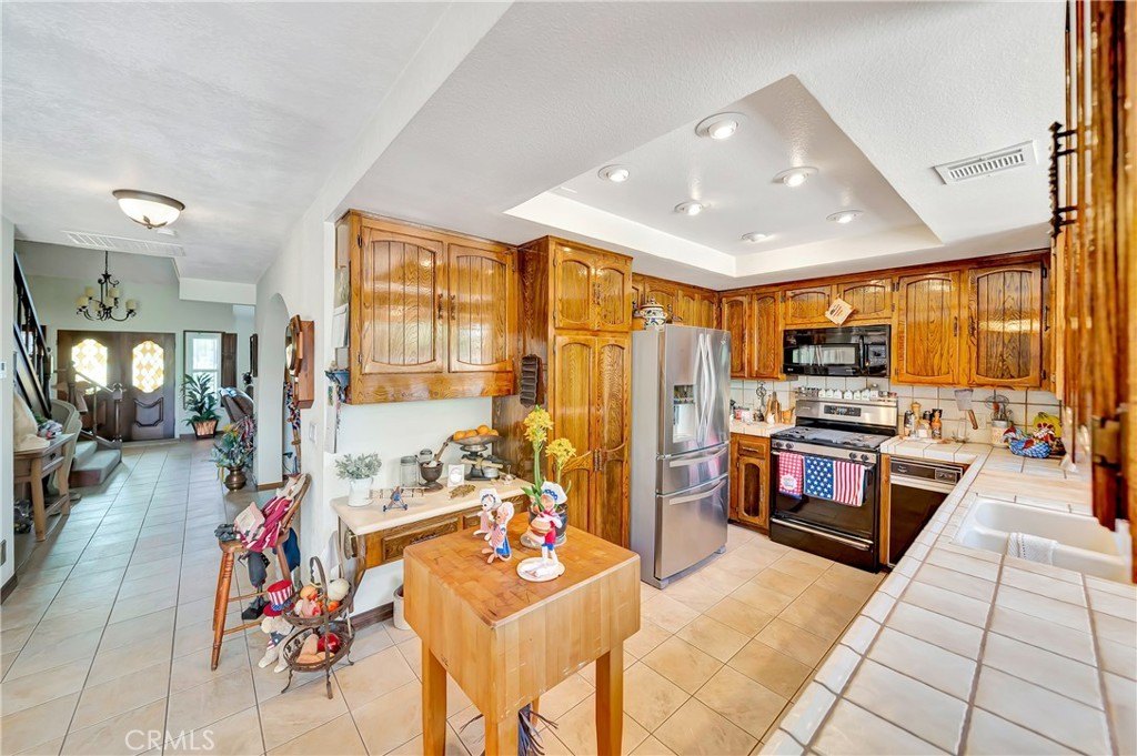 Palmdale, California, 93551, United States, 5 Bedrooms Bedrooms, ,3.5 BathroomsBathrooms,Residential,Forsale,1893832