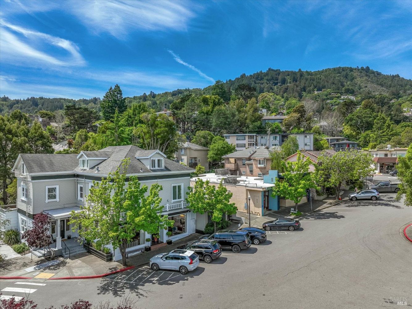 Corte Madera, California, 94925, United States, 8 Bedrooms Bedrooms, ,2 BathroomsBathrooms,Residential,Forsale,1953135