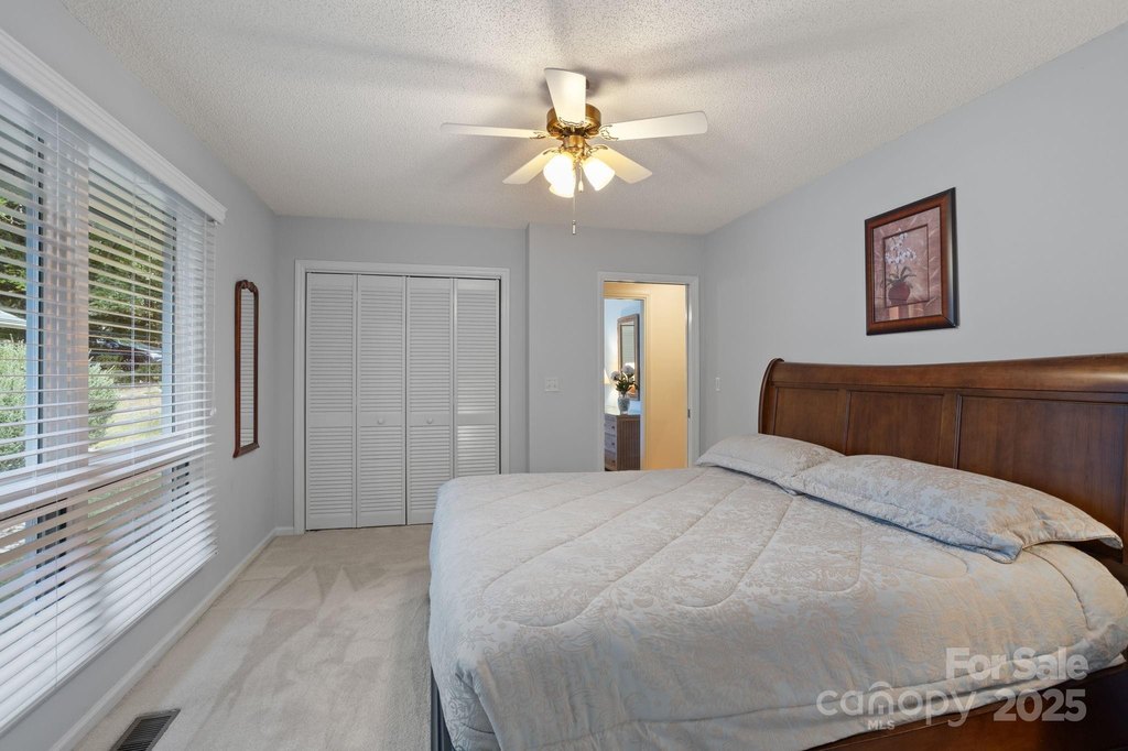 Flat Rock, North Carolina, 28731, United States, 3 Bedrooms Bedrooms, ,2 BathroomsBathrooms,Residential,Forsale,2004158