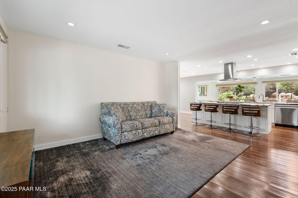 Prescott, Arizona, 86303, United States, 3 Bedrooms Bedrooms, ,2 BathroomsBathrooms,Residential,Forsale,1968224