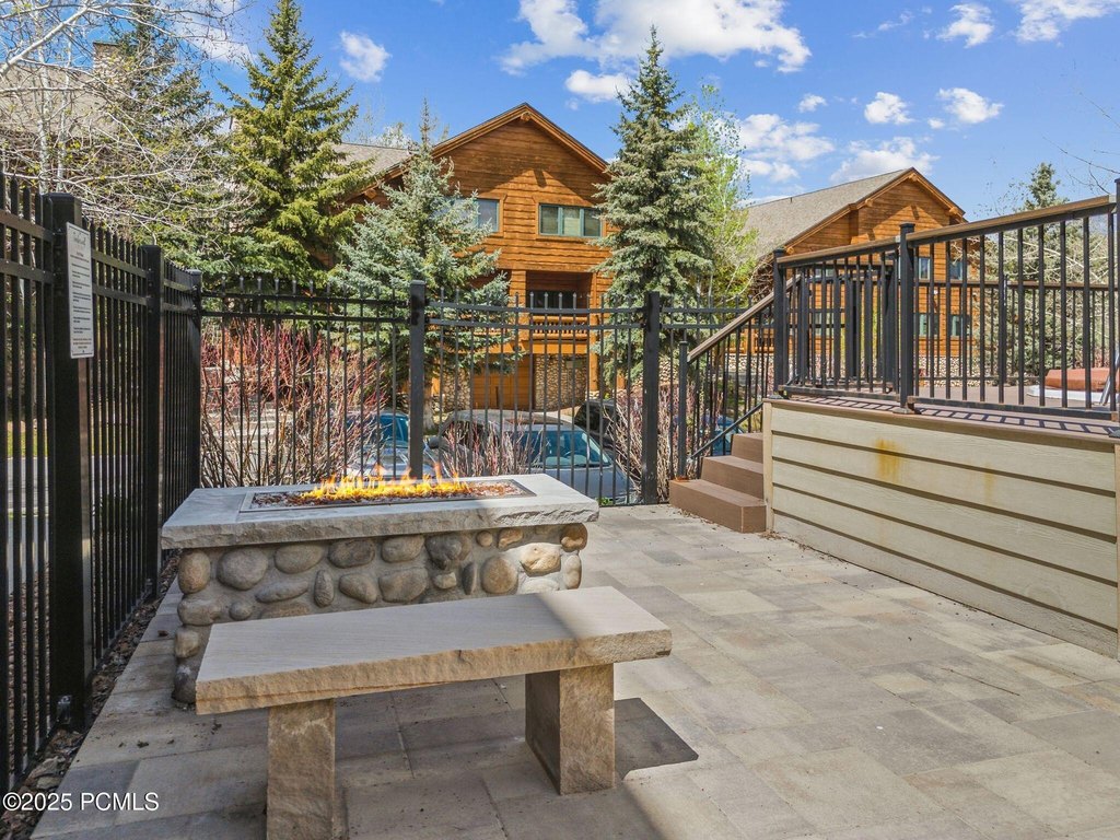 Park City, Utah, 84098, United States, 2 Bedrooms Bedrooms, ,2.5 BathroomsBathrooms,Residential,Forsale,2004732