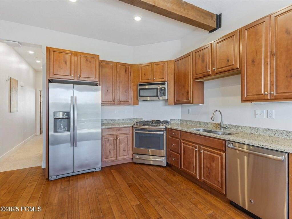 Park City, Utah, 84098, United States, 2 Bedrooms Bedrooms, ,2 BathroomsBathrooms,Residential,Forsale,2000239