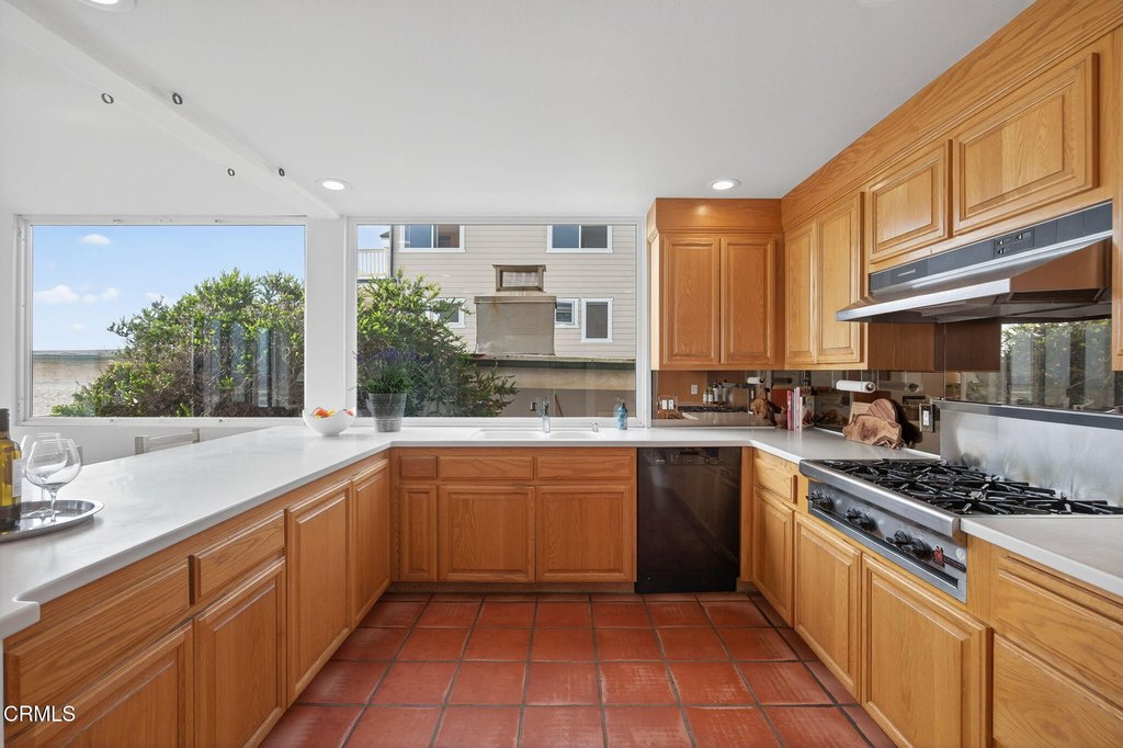 Oxnard, California, 93035, United States, 3 Bedrooms Bedrooms, ,2.5 BathroomsBathrooms,Residential,Forsale,1963619