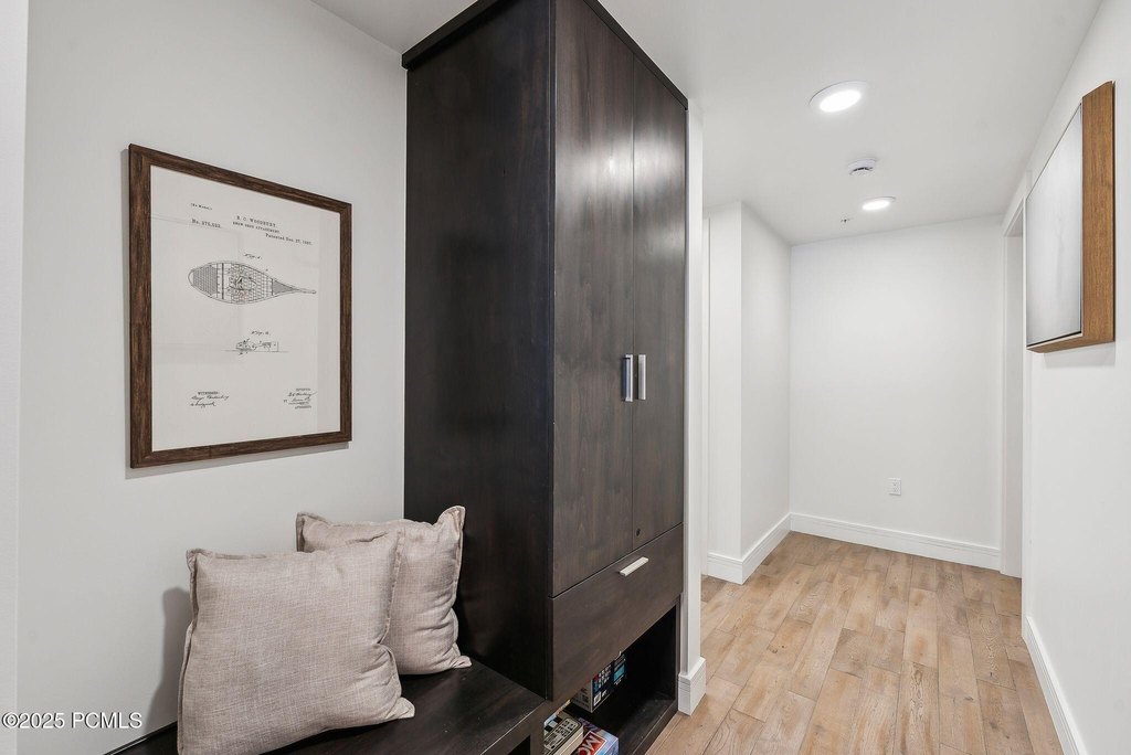 Park City, Utah, 84060, United States, 3 Bedrooms Bedrooms, ,3.5 BathroomsBathrooms,Residential,Forsale,2000242