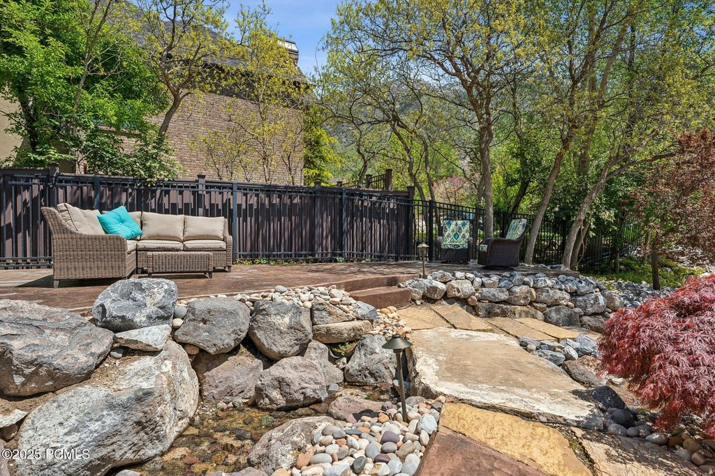 Sandy, Utah, 84092, United States, 7 Bedrooms Bedrooms, ,6.5 BathroomsBathrooms,Residential,Forsale,2004728