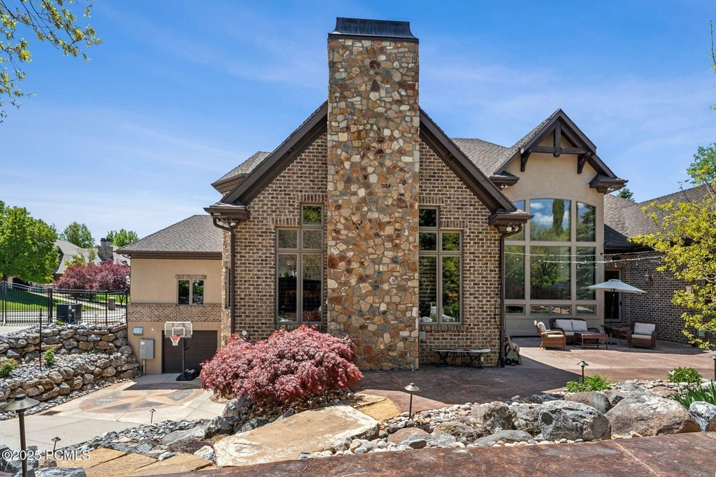 Sandy, Utah, 84092, United States, 7 Bedrooms Bedrooms, ,6.5 BathroomsBathrooms,Residential,Forsale,2004728