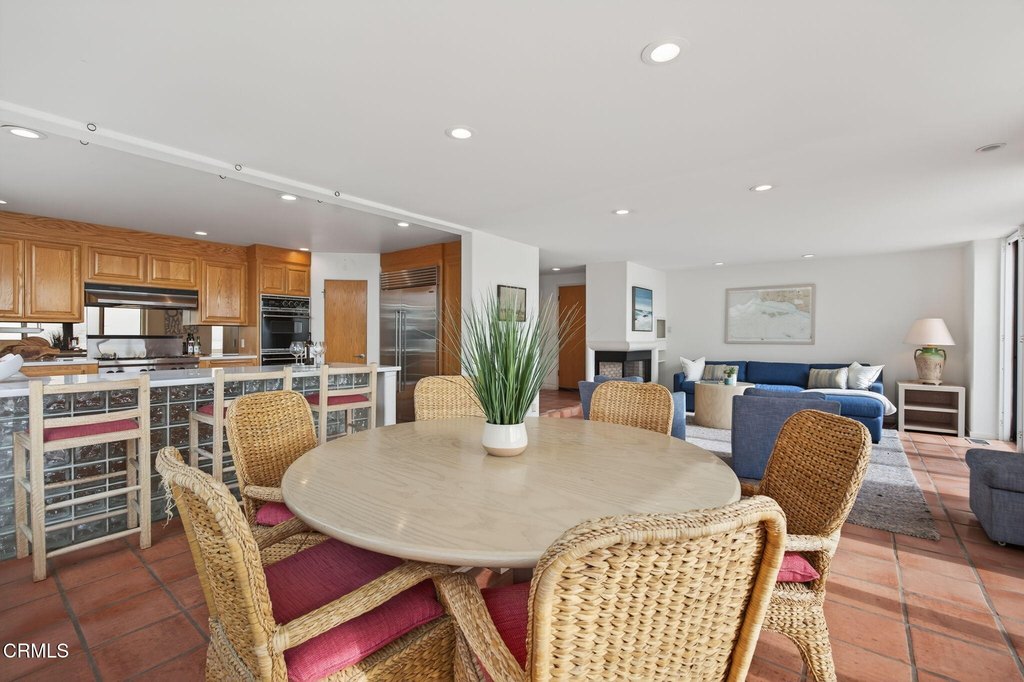 Oxnard, California, 93035, United States, 3 Bedrooms Bedrooms, ,2.5 BathroomsBathrooms,Residential,Forsale,1963619